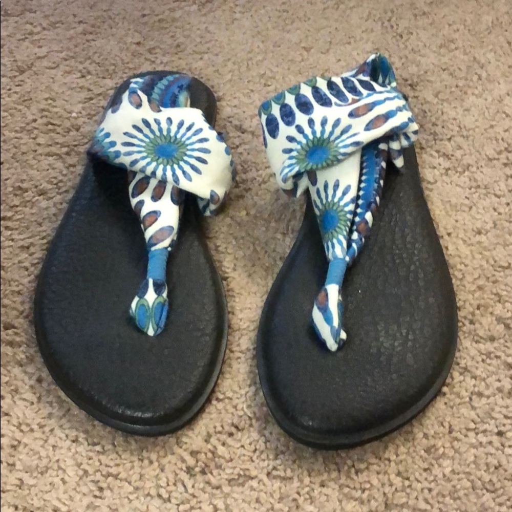 Sanuk sandles